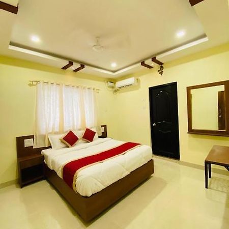 Prabhuvihar Residency Hotel Порворим Екстериор снимка