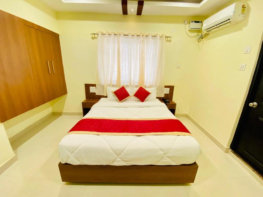 Prabhuvihar Residency Hotel Порворим Екстериор снимка