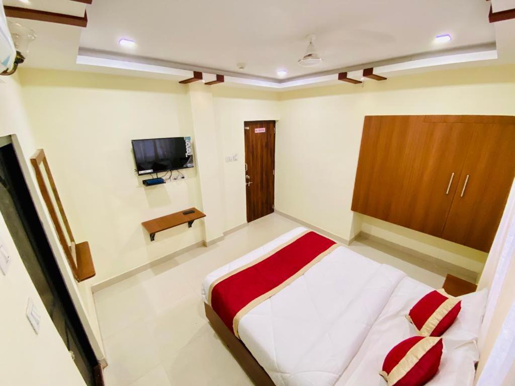 Prabhuvihar Residency Hotel Порворим Екстериор снимка
