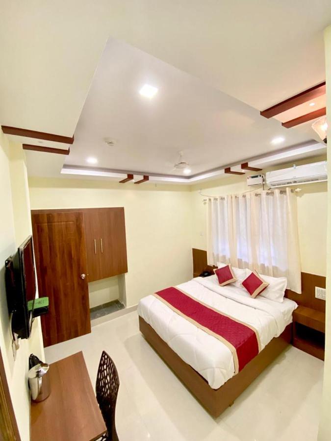 Prabhuvihar Residency Hotel Порворим Екстериор снимка