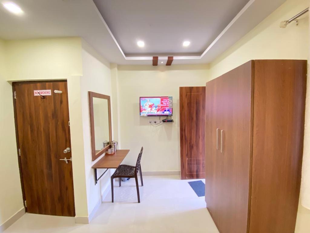 Prabhuvihar Residency Hotel Порворим Екстериор снимка