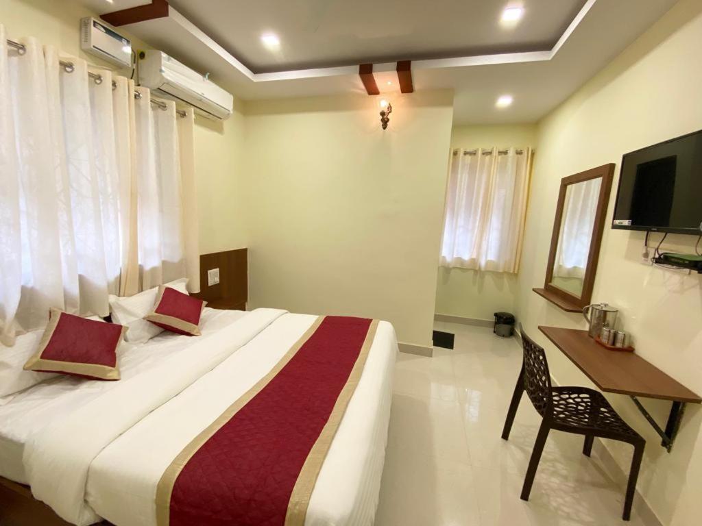 Prabhuvihar Residency Hotel Порворим Екстериор снимка
