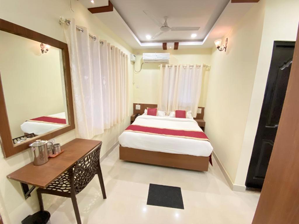 Prabhuvihar Residency Hotel Порворим Екстериор снимка